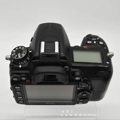 Nikon D7000 16.2MP Digital SLR Camera 85631 Shutter Count With Nikon DX AF-S Nikkor 18-55mm Lens