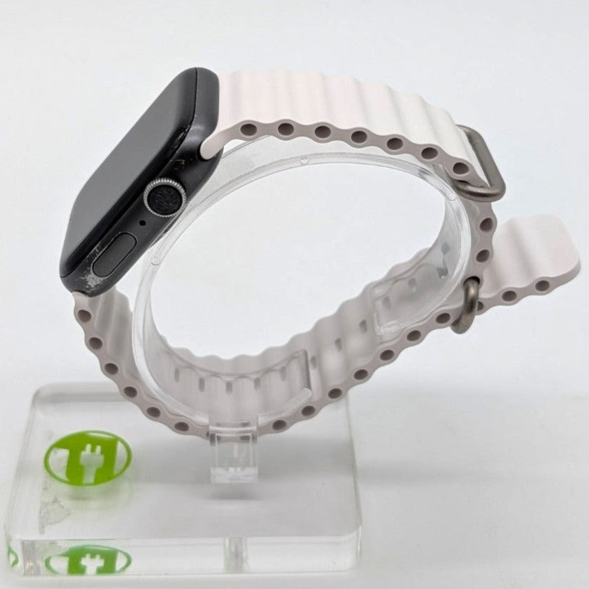 GPS Only Apple Watch Series 4 44MM Space Gray Aluminum White Nike Sport Band