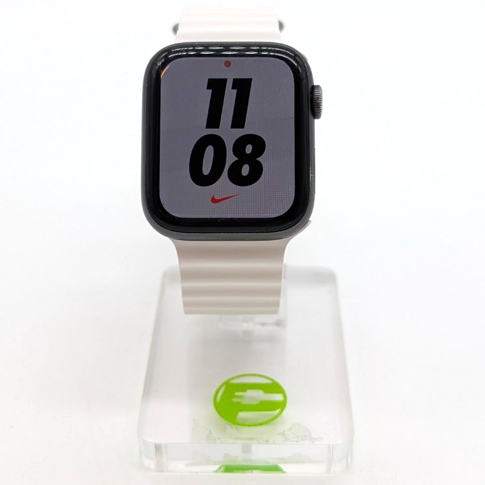GPS Only Apple Watch Series 4 44MM Space Gray Aluminum White Nike Sport Band