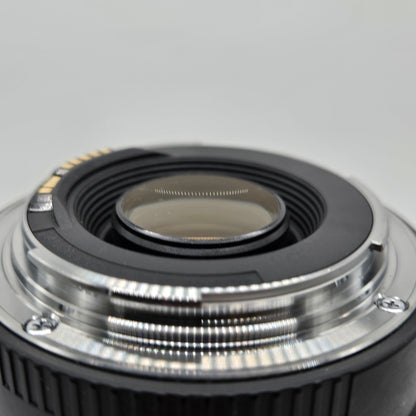 Canon EF 75-300mm f/4-5.6 III Zoom Lens with both Lens Caps